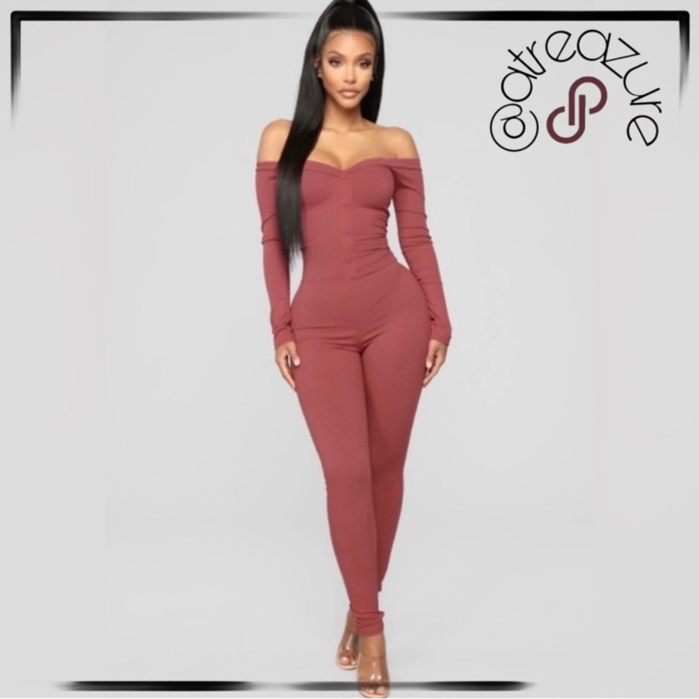 🈹 FashionNova Mauve Ribbed Off The Shoulder Jumpsuit